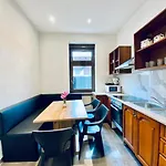 3Br Shared Apt, Ideal Up To 6P, 15-Min To Stammersdorf